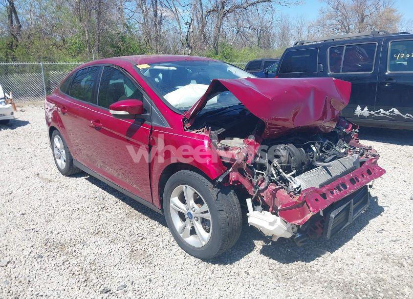 2014 Ford Focus SE (VIN 1FADP3F22EL105528) main photo