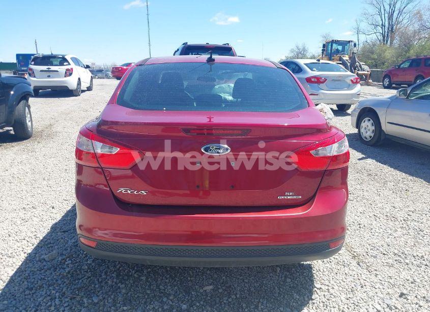 Photo 16 of 2014 Ford Focus SE (VIN 1FADP3F22EL105528)