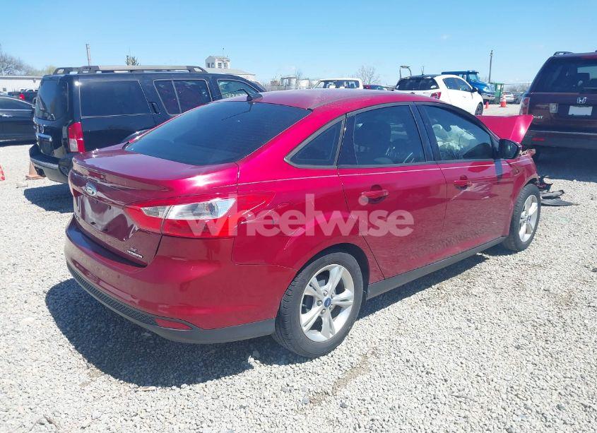 Photo 4 of 2014 Ford Focus SE (VIN 1FADP3F22EL105528)