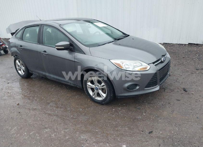 2014 Ford Focus SE (VIN 1FADP3F22EL110079) main photo