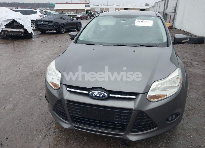 Photo 12 of 2014 Ford Focus SE (VIN 1FADP3F22EL110079)