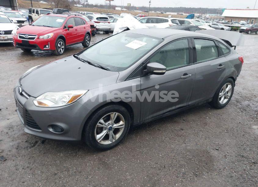 Photo 2 of 2014 Ford Focus SE (VIN 1FADP3F22EL110079)
