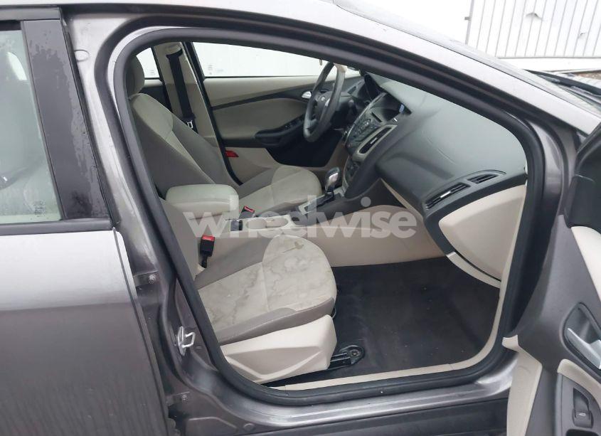 Photo 5 of 2014 Ford Focus SE (VIN 1FADP3F22EL110079)