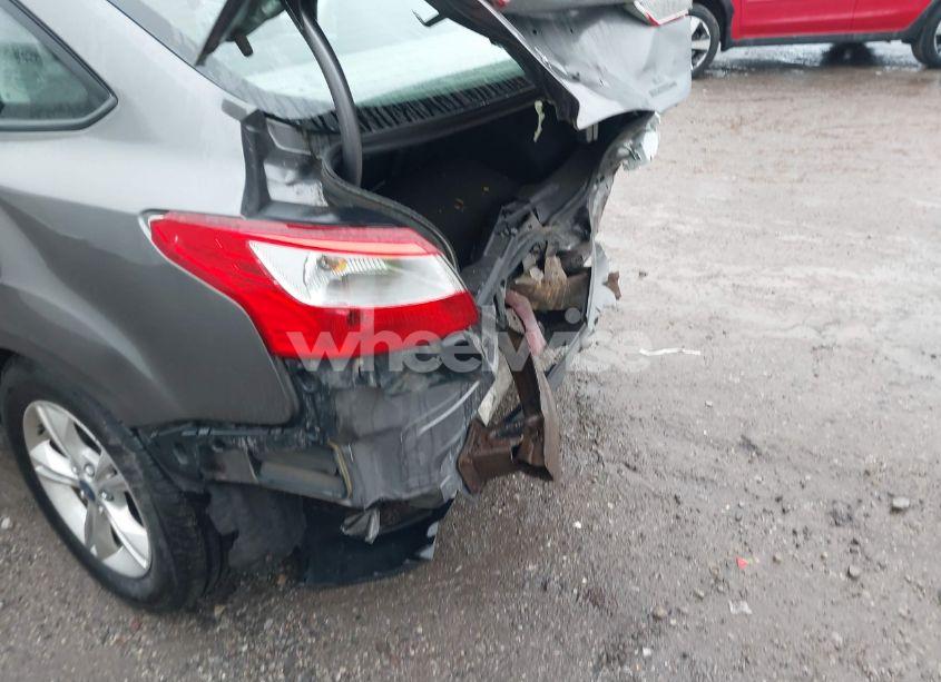 Photo 6 of 2014 Ford Focus SE (VIN 1FADP3F22EL110079)