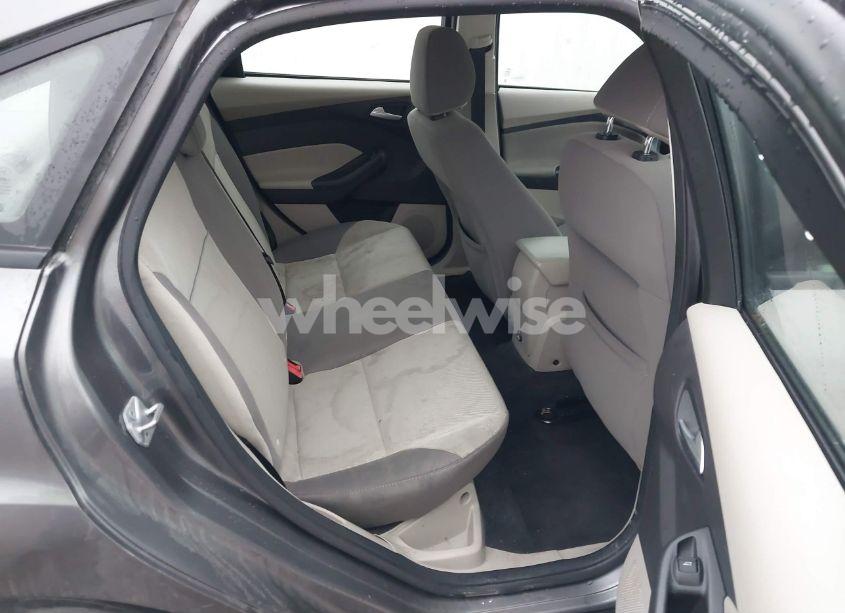 Photo 8 of 2014 Ford Focus SE (VIN 1FADP3F22EL110079)