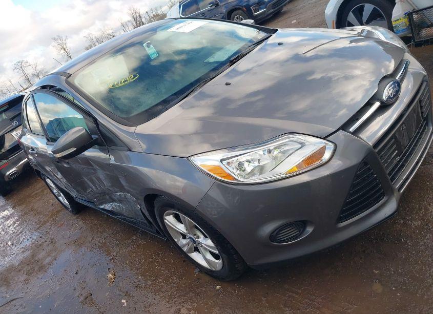 2014 Ford Focus SE (VIN 1FADP3F22EL115847) main photo