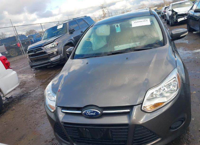 Photo 12 of 2014 Ford Focus SE (VIN 1FADP3F22EL115847)
