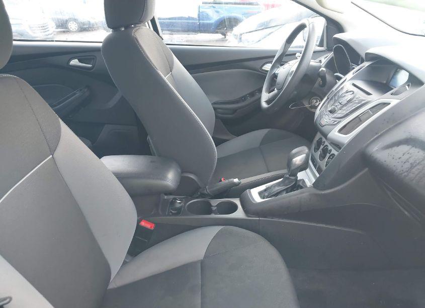 Photo 5 of 2014 Ford Focus SE (VIN 1FADP3F22EL115847)