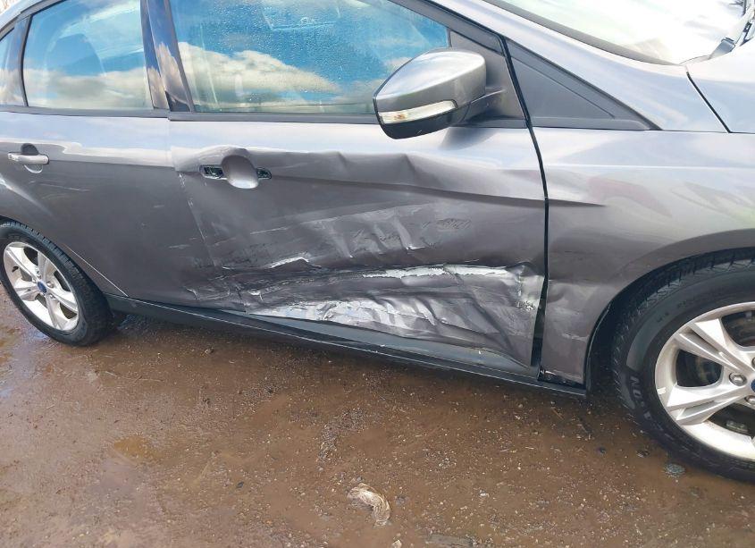 Photo 6 of 2014 Ford Focus SE (VIN 1FADP3F22EL115847)