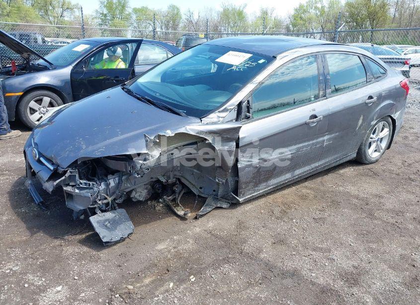 Photo 2 of 2014 Ford Focus SE (VIN 1FADP3F22EL115976)