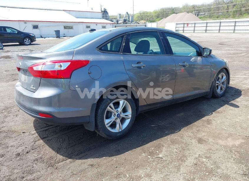 Photo 4 of 2014 Ford Focus SE (VIN 1FADP3F22EL115976)