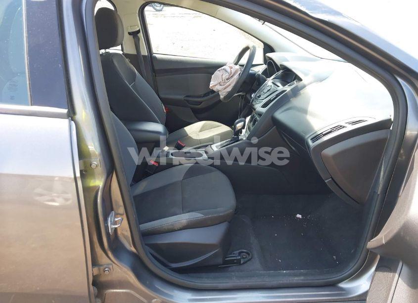 Photo 5 of 2014 Ford Focus SE (VIN 1FADP3F22EL115976)