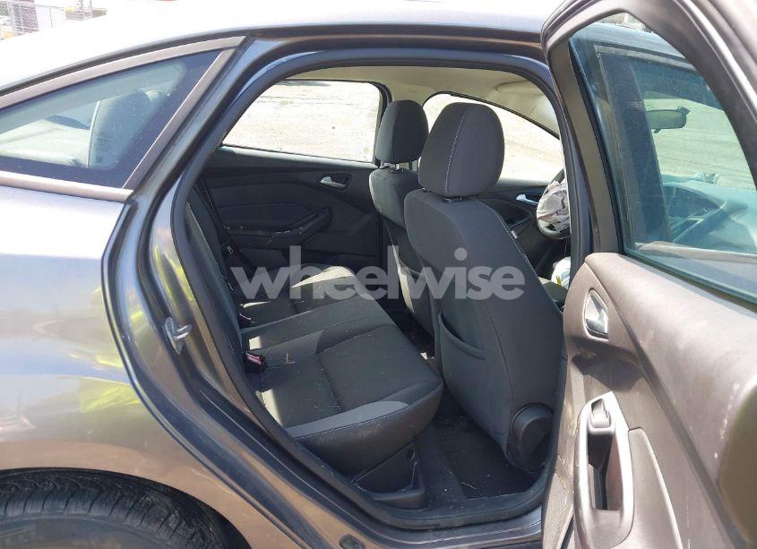 Photo 8 of 2014 Ford Focus SE (VIN 1FADP3F22EL115976)