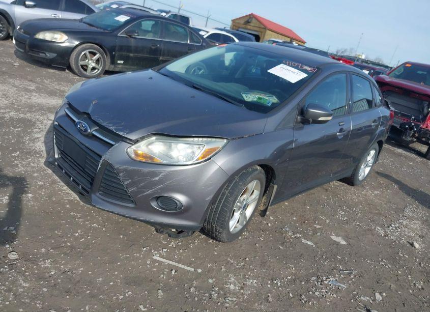 Photo 2 of 2014 Ford Focus SE (VIN 1FADP3F22EL129067)