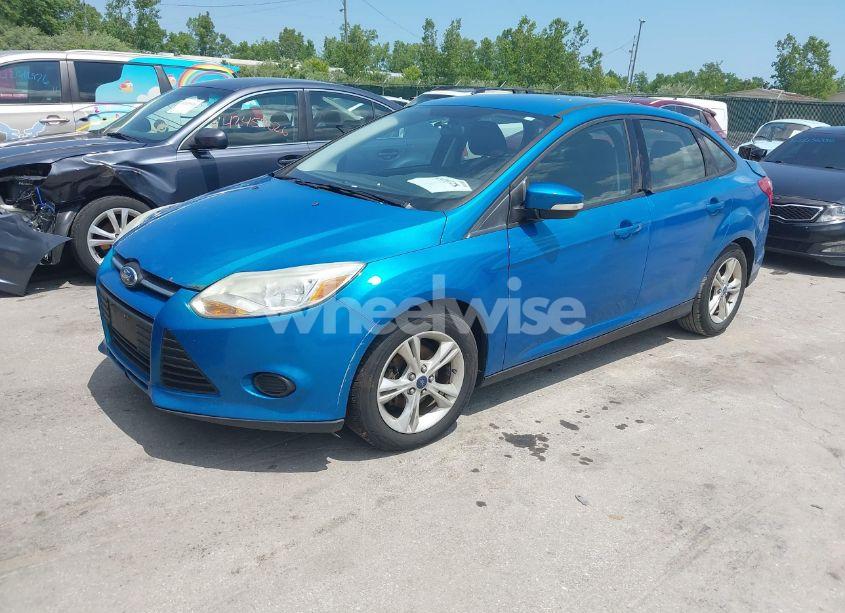 Photo 2 of 2014 Ford Focus SE (VIN 1FADP3F22EL137122)