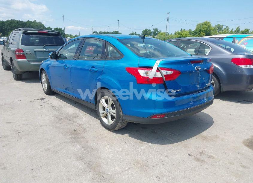 Photo 3 of 2014 Ford Focus SE (VIN 1FADP3F22EL137122)