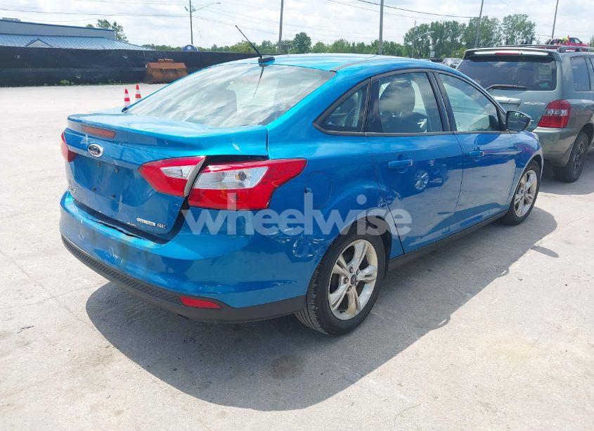 Photo 4 of 2014 Ford Focus SE (VIN 1FADP3F22EL137122)