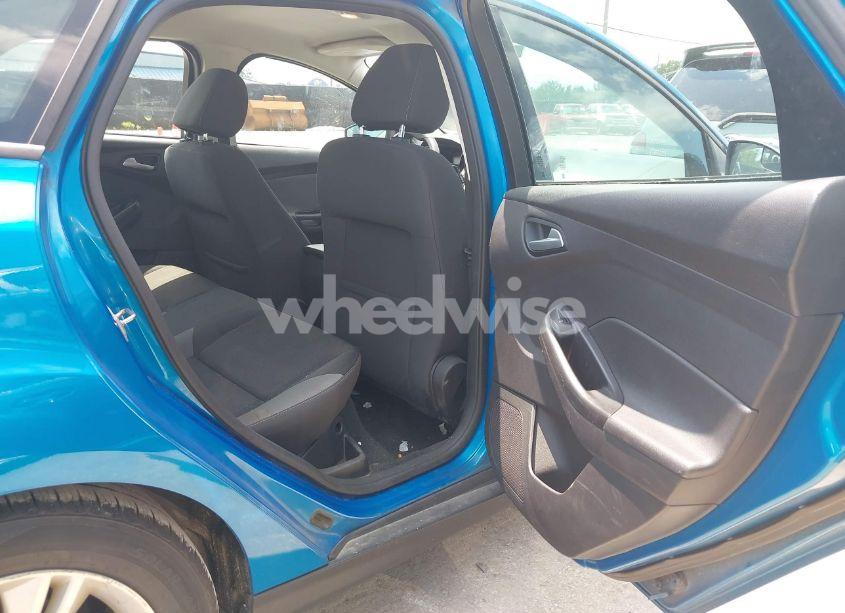 Photo 8 of 2014 Ford Focus SE (VIN 1FADP3F22EL137122)