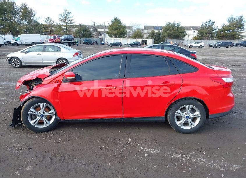 Photo 14 of 2014 Ford Focus SE (VIN 1FADP3F22EL152378)