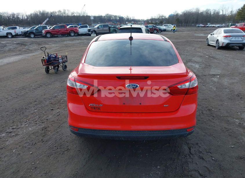 Photo 16 of 2014 Ford Focus SE (VIN 1FADP3F22EL152378)