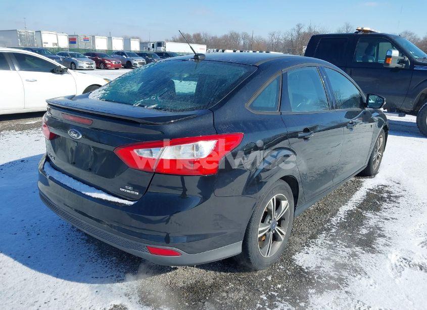 Photo 4 of 2014 Ford Focus SE (VIN 1FADP3F22EL156334)