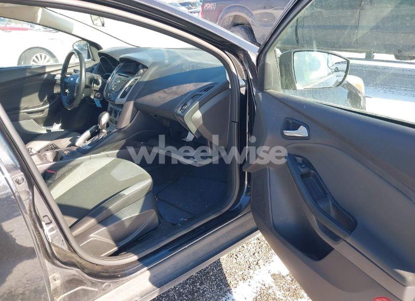 Photo 5 of 2014 Ford Focus SE (VIN 1FADP3F22EL156334)