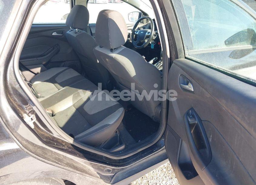 Photo 8 of 2014 Ford Focus SE (VIN 1FADP3F22EL156334)