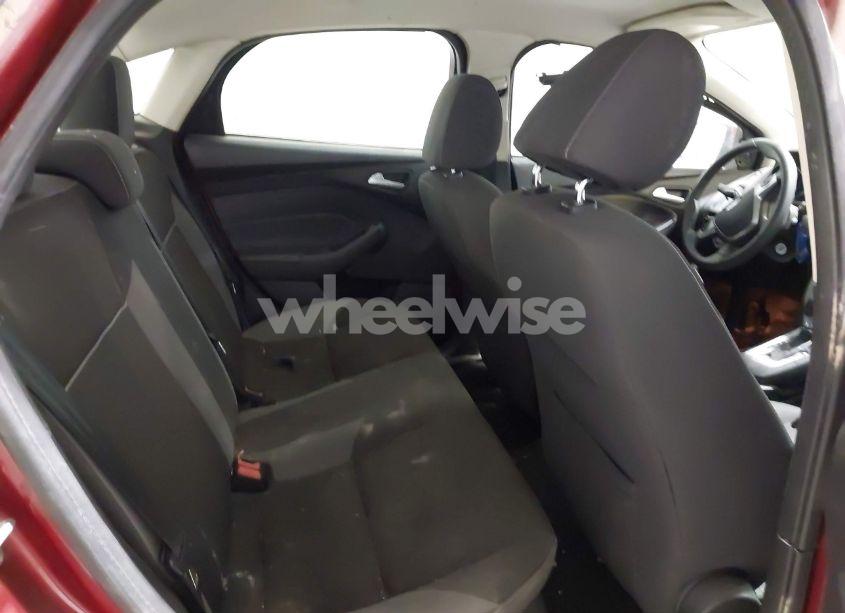 Photo 8 of 2014 Ford Focus SE (VIN 1FADP3F22EL157967)