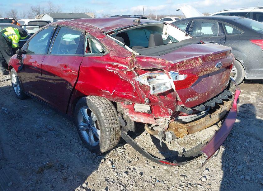 Photo 3 of 2014 Ford Focus SE (VIN 1FADP3F22EL167320)