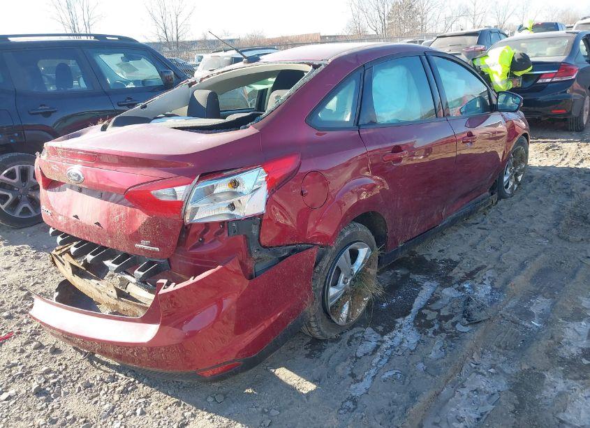 Photo 4 of 2014 Ford Focus SE (VIN 1FADP3F22EL167320)