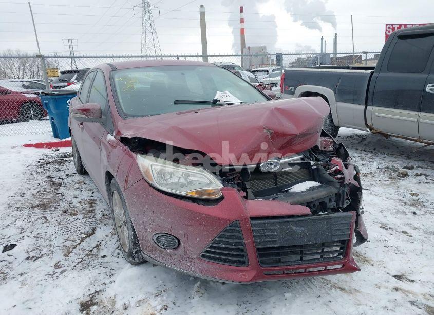 2014 Ford Focus SE (VIN 1FADP3F22EL192380) main photo