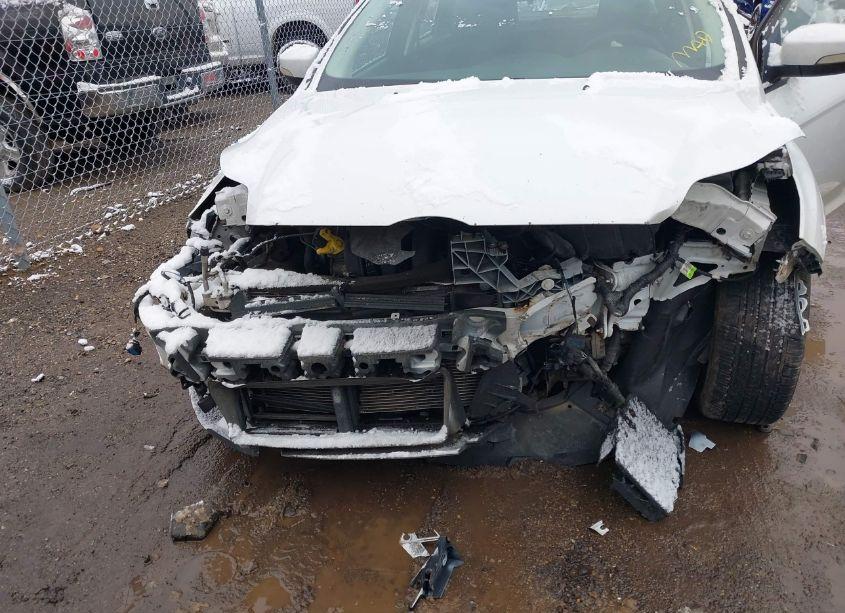 Photo 6 of 2014 Ford Focus SE (VIN 1FADP3F22EL193576)