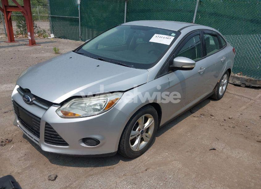 Photo 2 of 2014 Ford Focus SE (VIN 1FADP3F22EL245255)