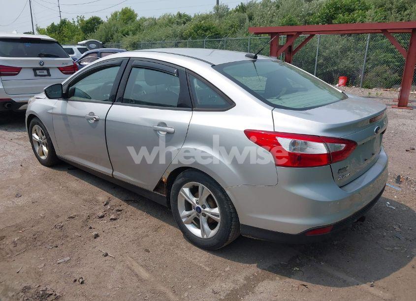 Photo 3 of 2014 Ford Focus SE (VIN 1FADP3F22EL245255)