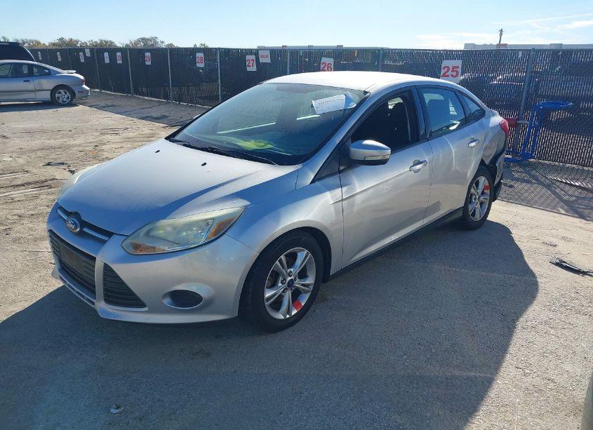 Photo 2 of 2014 Ford Focus SE (VIN 1FADP3F22EL246485)