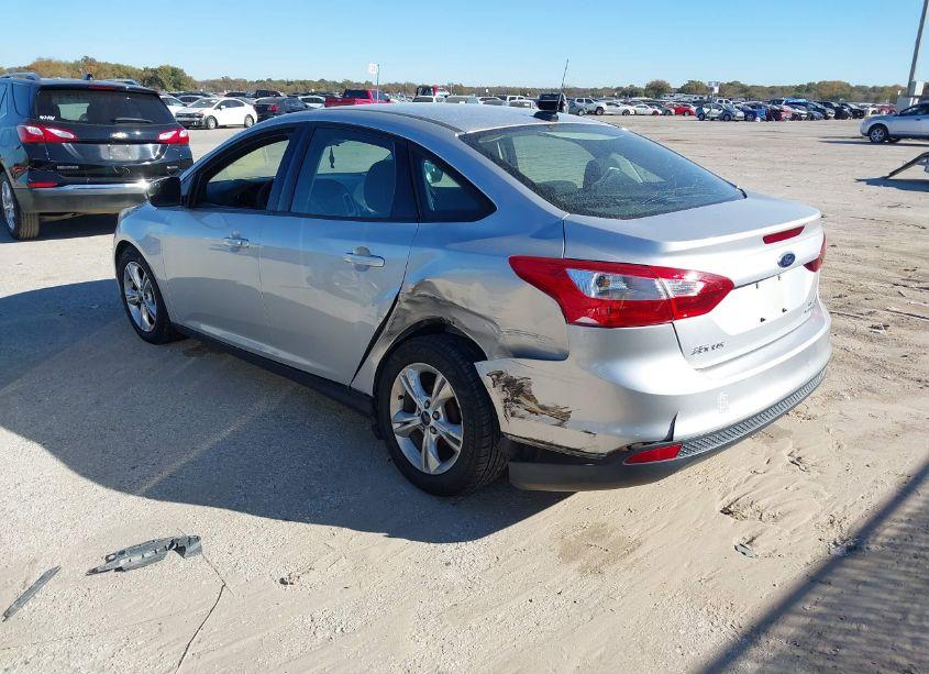 Photo 3 of 2014 Ford Focus SE (VIN 1FADP3F22EL246485)