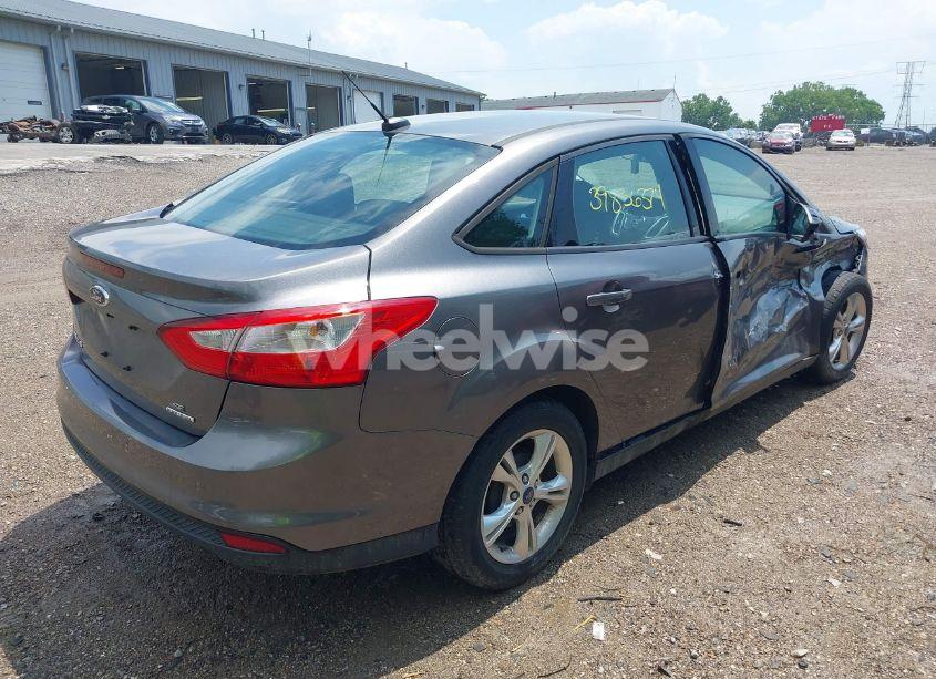Photo 12 of 2014 Ford Focus SE (VIN 1FADP3F22EL258913)