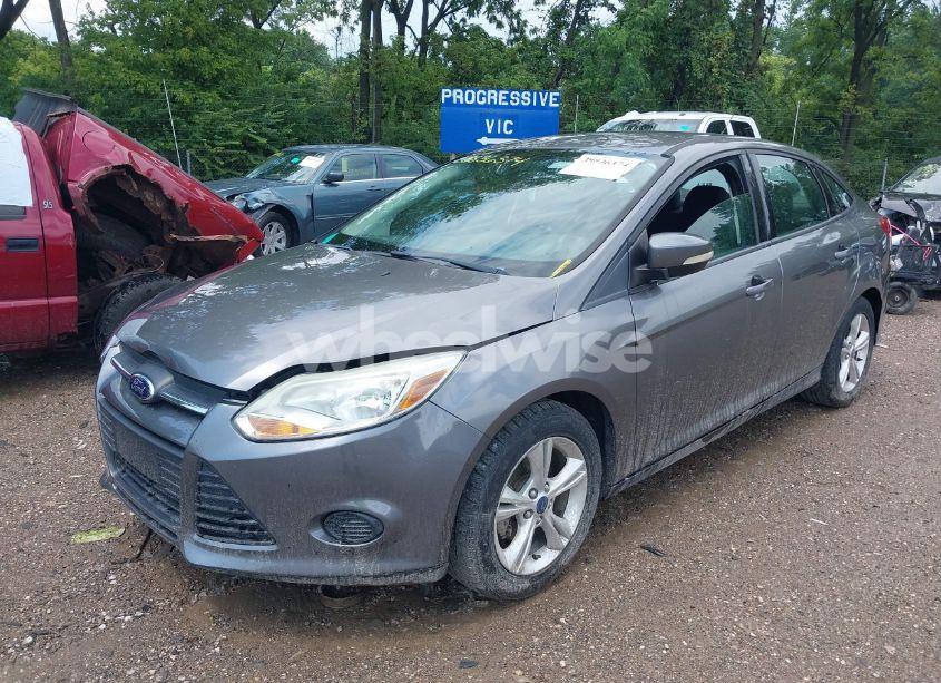 Photo 2 of 2014 Ford Focus SE (VIN 1FADP3F22EL258913)