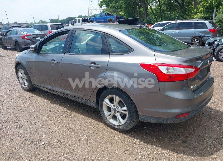 Photo 3 of 2014 Ford Focus SE (VIN 1FADP3F22EL258913)