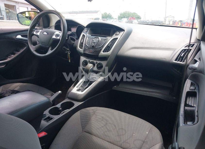 Photo 5 of 2014 Ford Focus SE (VIN 1FADP3F22EL258913)