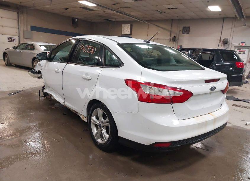 Photo 3 of 2014 Ford Focus SE (VIN 1FADP3F22EL260399)