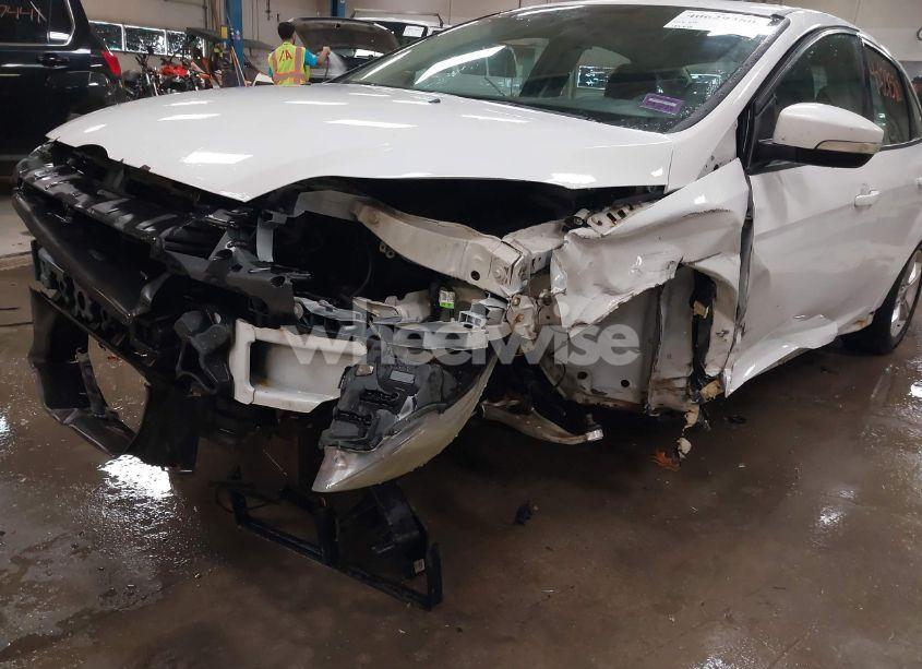 Photo 6 of 2014 Ford Focus SE (VIN 1FADP3F22EL260399)