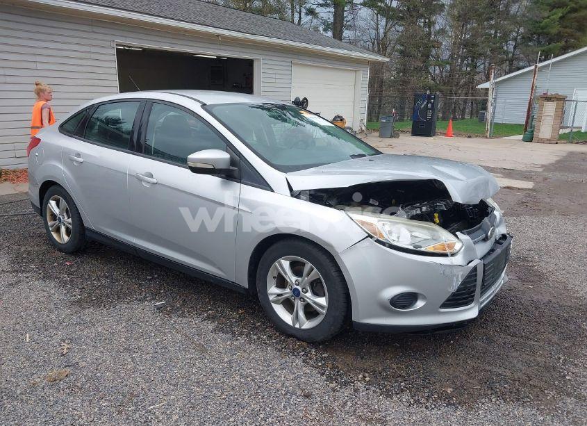 2014 Ford Focus SE (VIN 1FADP3F22EL262315) main photo