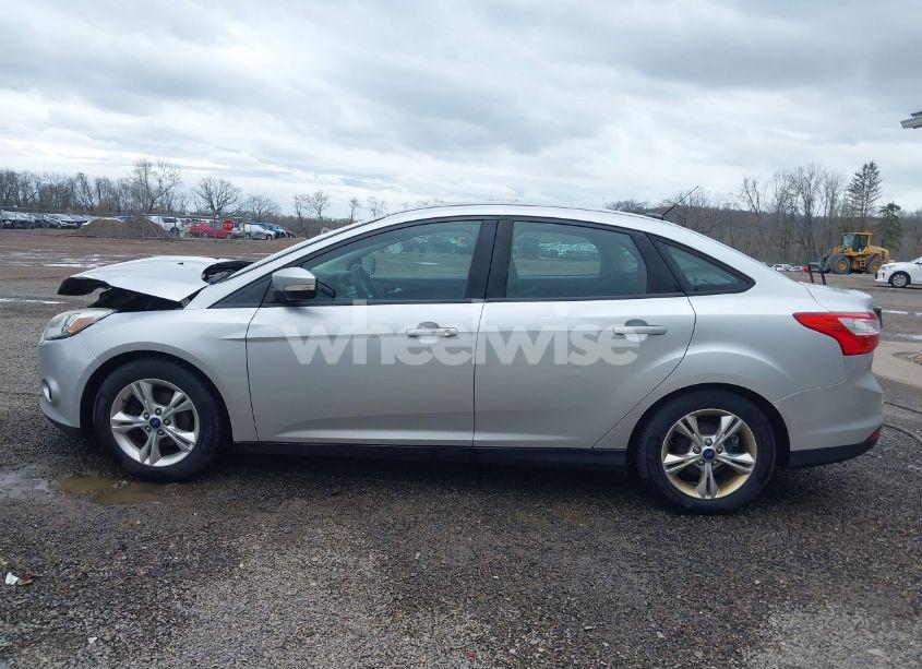Photo 14 of 2014 Ford Focus SE (VIN 1FADP3F22EL262315)