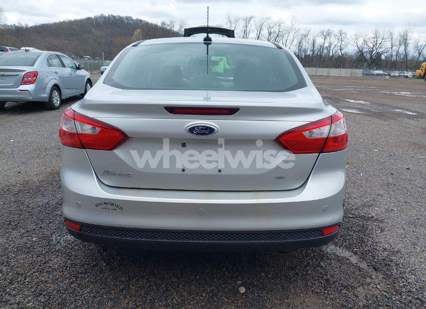 Photo 16 of 2014 Ford Focus SE (VIN 1FADP3F22EL262315)