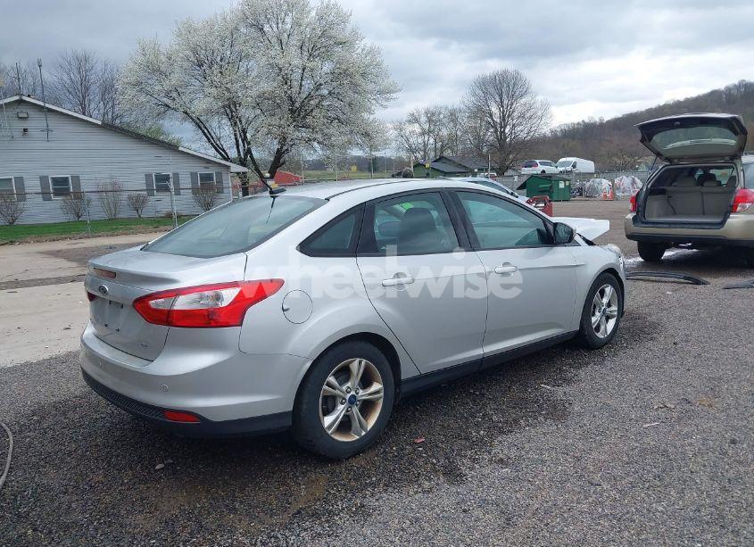 Photo 4 of 2014 Ford Focus SE (VIN 1FADP3F22EL262315)