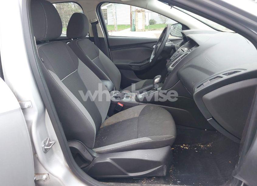 Photo 5 of 2014 Ford Focus SE (VIN 1FADP3F22EL262315)