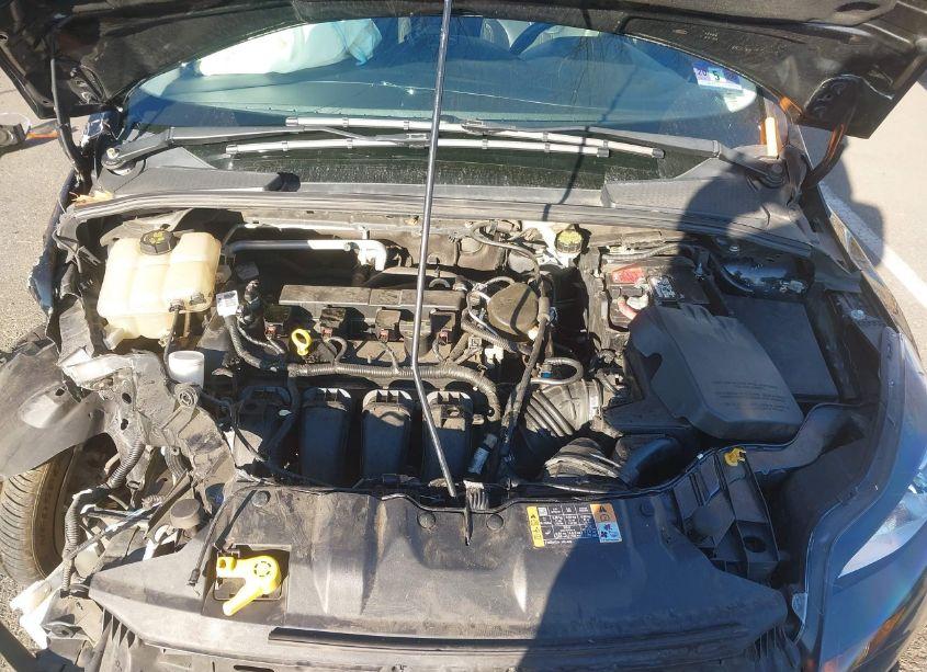 Photo 10 of 2014 Ford Focus SE (VIN 1FADP3F22EL267966)