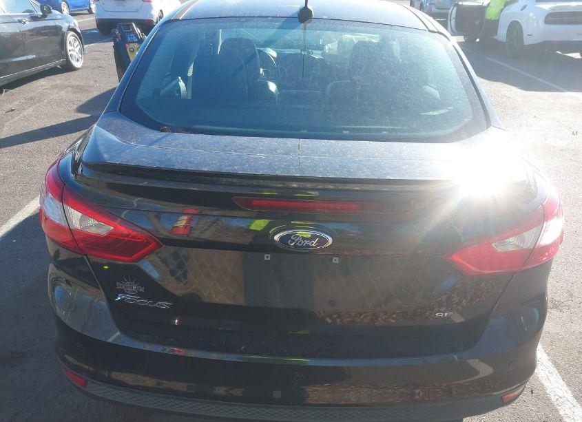 Photo 16 of 2014 Ford Focus SE (VIN 1FADP3F22EL267966)