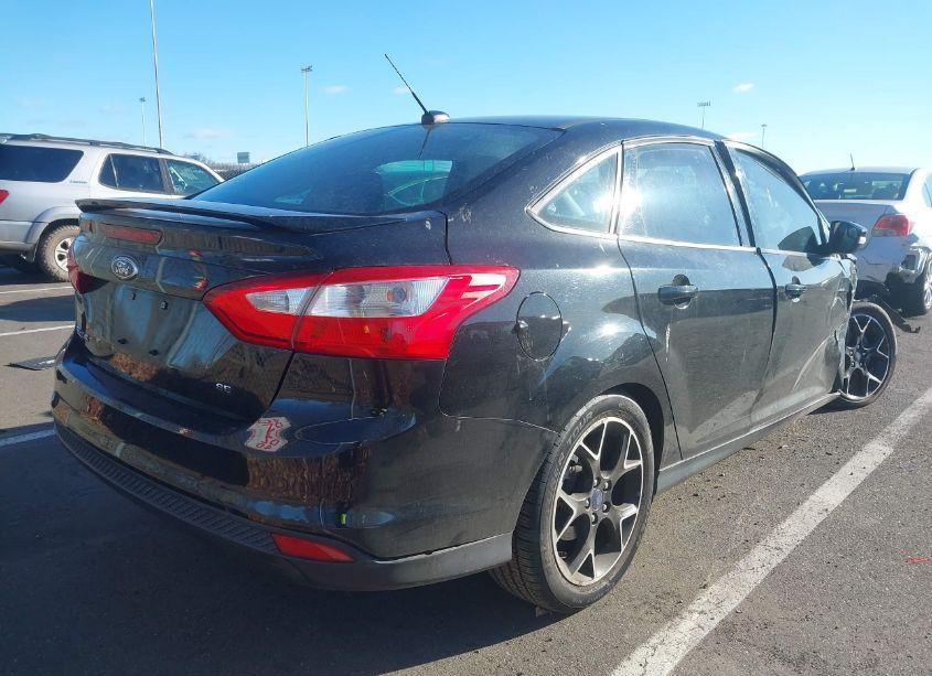 Photo 4 of 2014 Ford Focus SE (VIN 1FADP3F22EL267966)